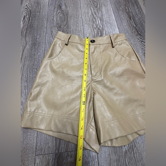 Lilyful women’s beige leather shorts - Picture 6 of 9